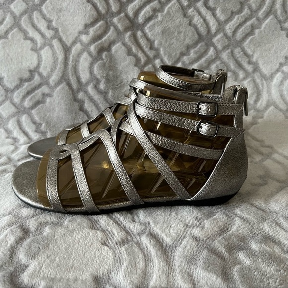 Arizona Alley Pewter Gladiator Sandals 7.5M NWOT - Picture 4 of 9
